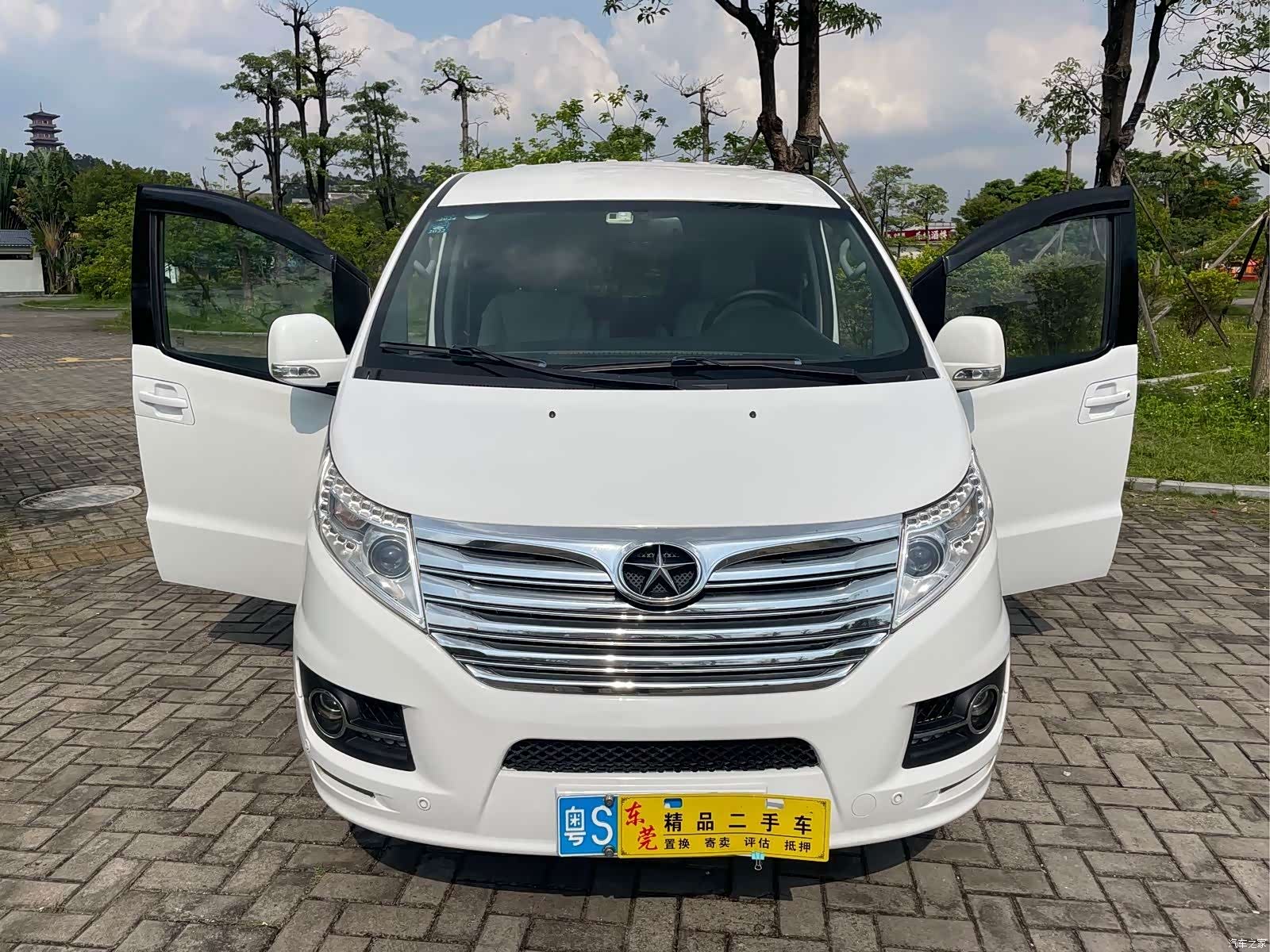 JAC M5, 2016 10