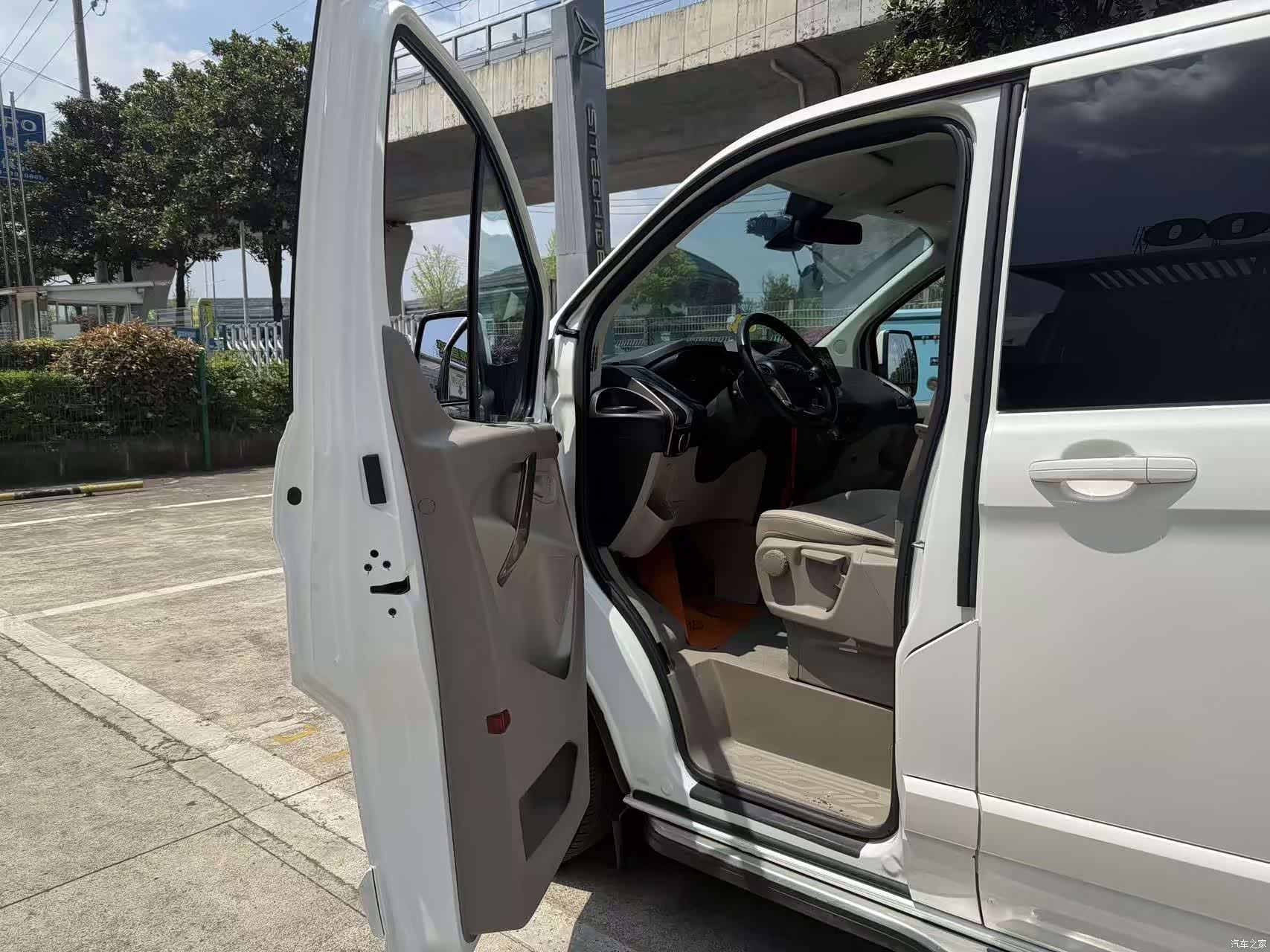 Ford Tourneo, 2017 9