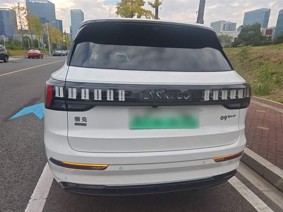 Lynk & Co 09 EM-P