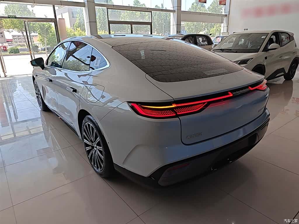 Geely 8, 2026 все фото