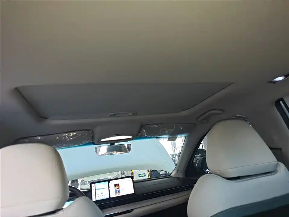 Geely Emgrand L HiP Geely Emgrand L HiP