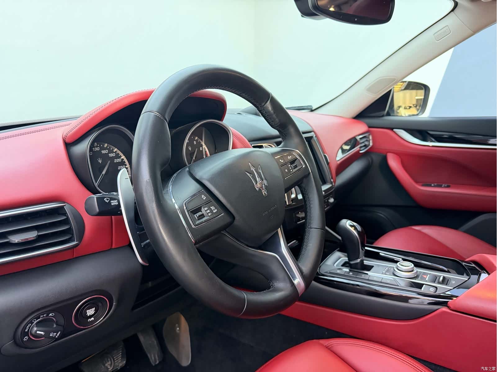 Maserati Levante, 2018 11