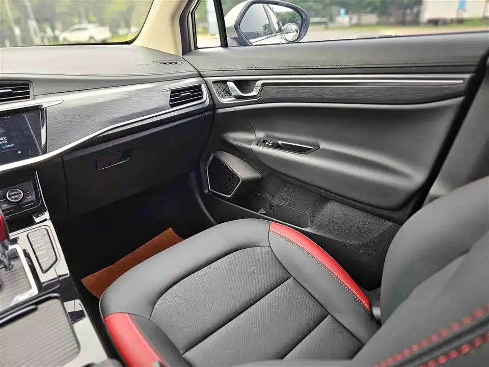 Geely Emgrand GS