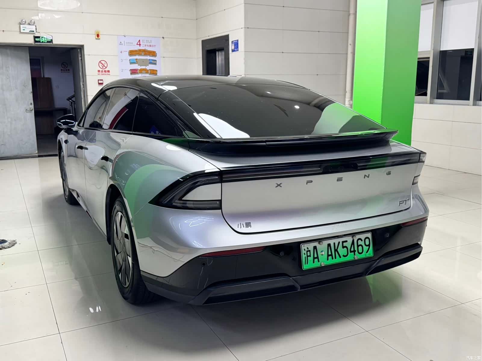 Xpeng P7, 2025 все фото