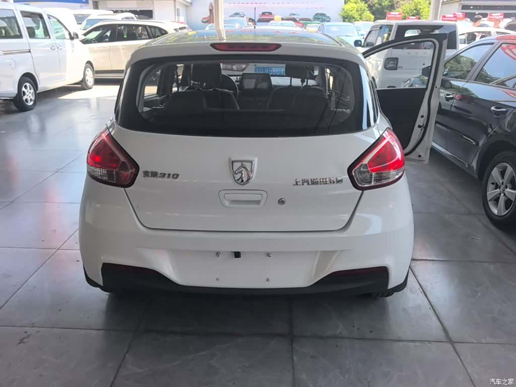 Wuling 310, 2017 6
