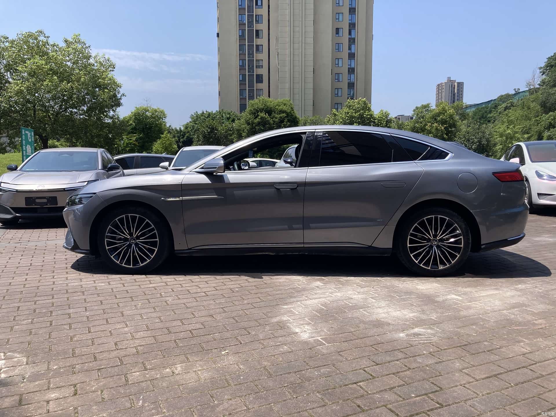 BYD Han, 2022 11