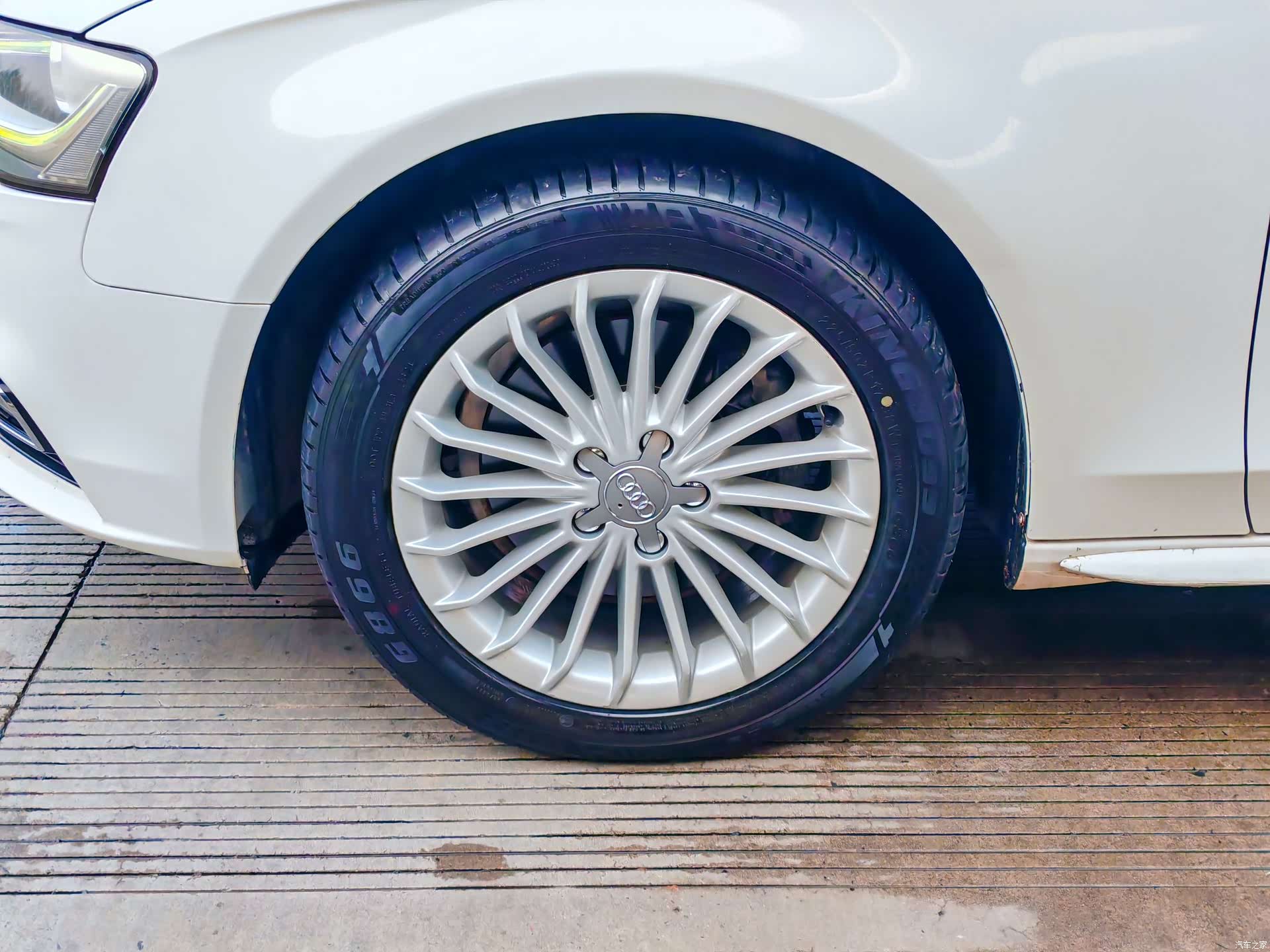Audi A4L, 2015 10