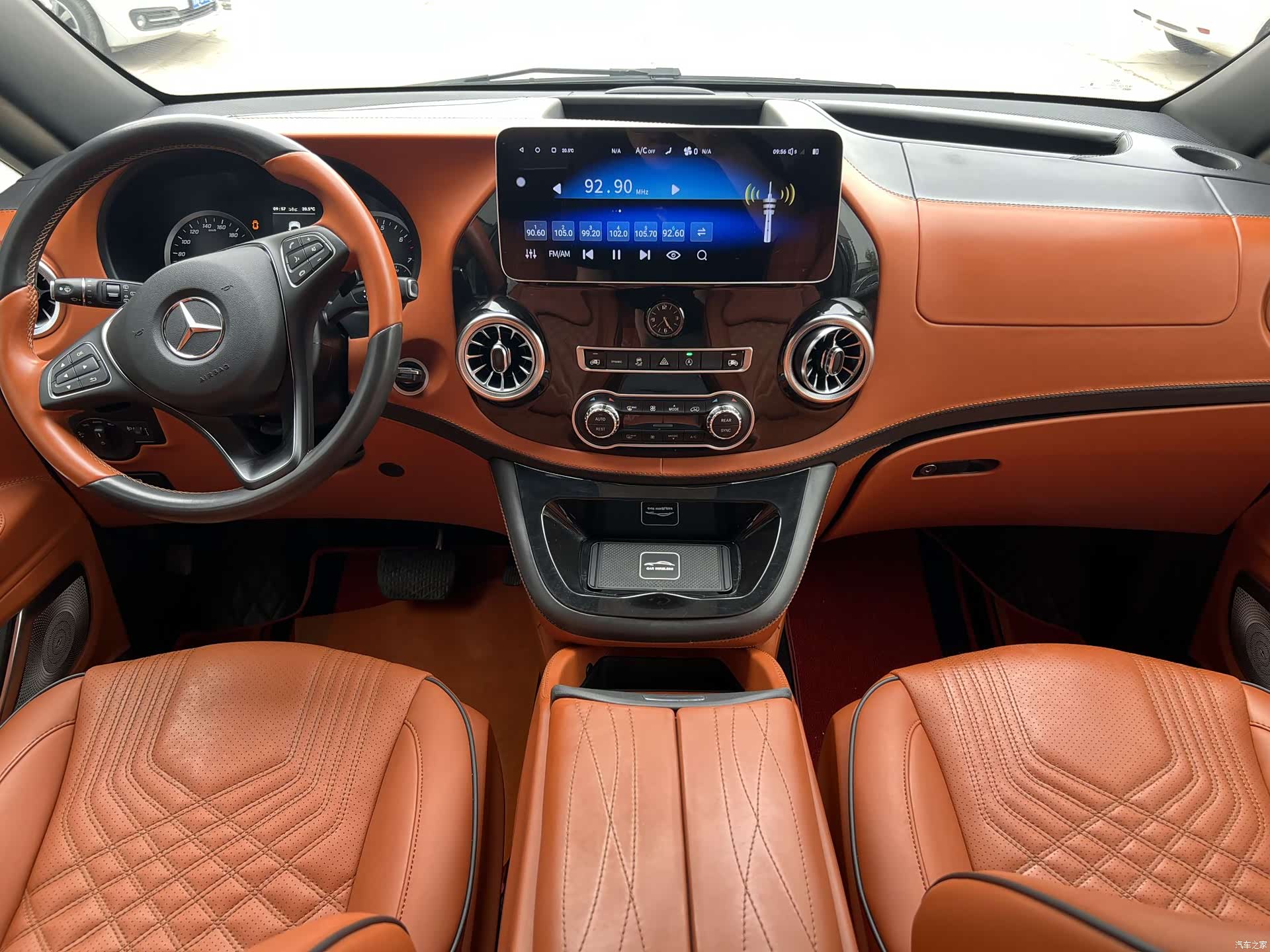 Mercedes-Benz 7, 2023 7