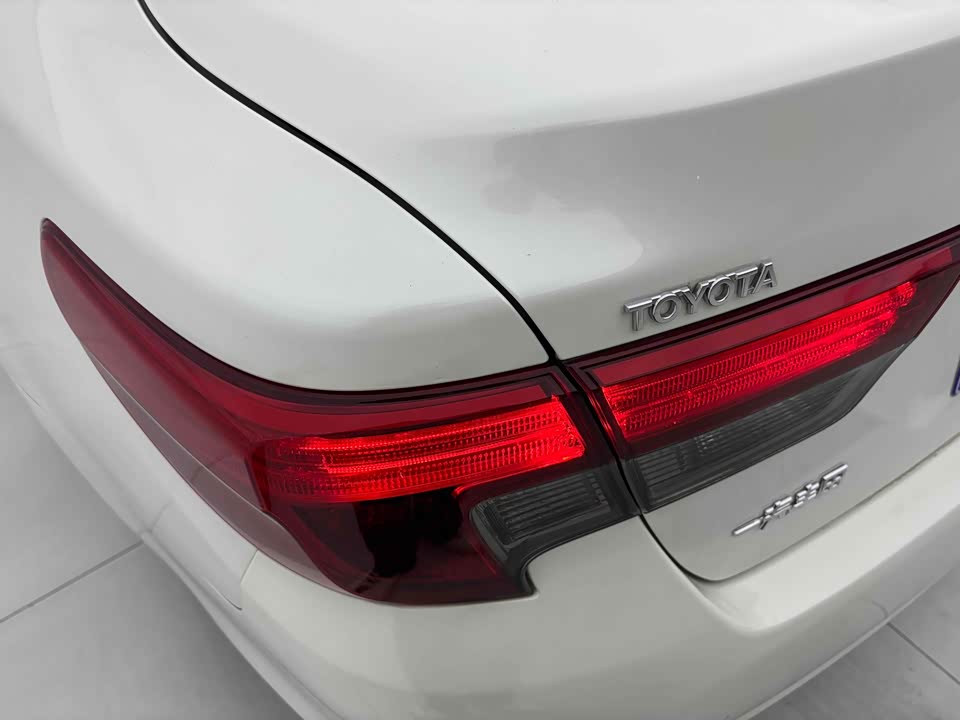 Toyota Reiz Toyota Reiz