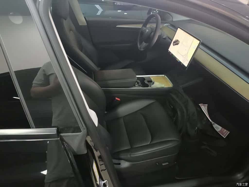Tesla Model Y, 2022 25