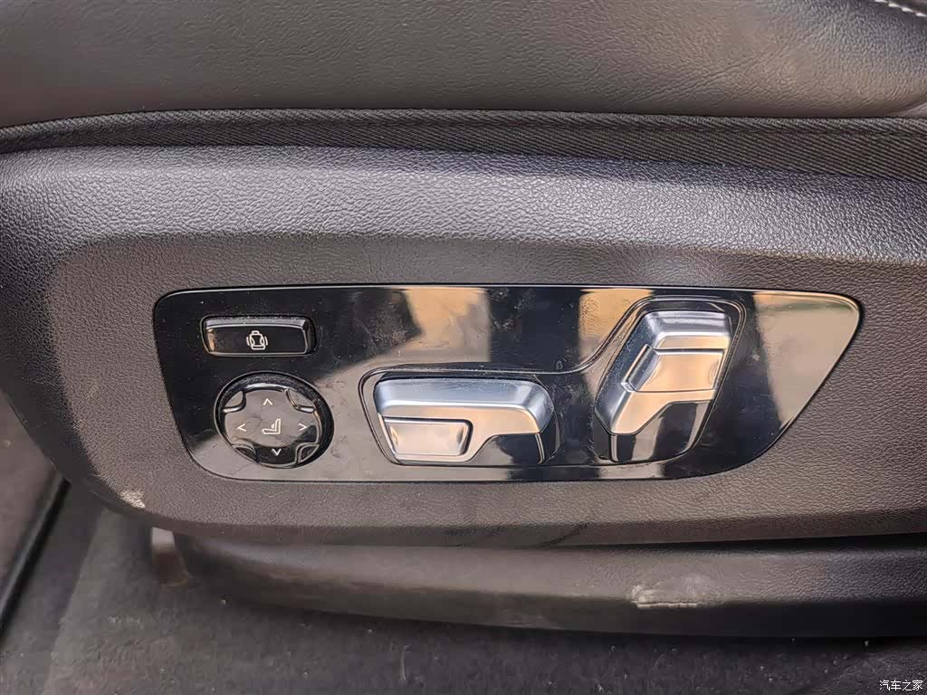 BMW XM, 2025 10