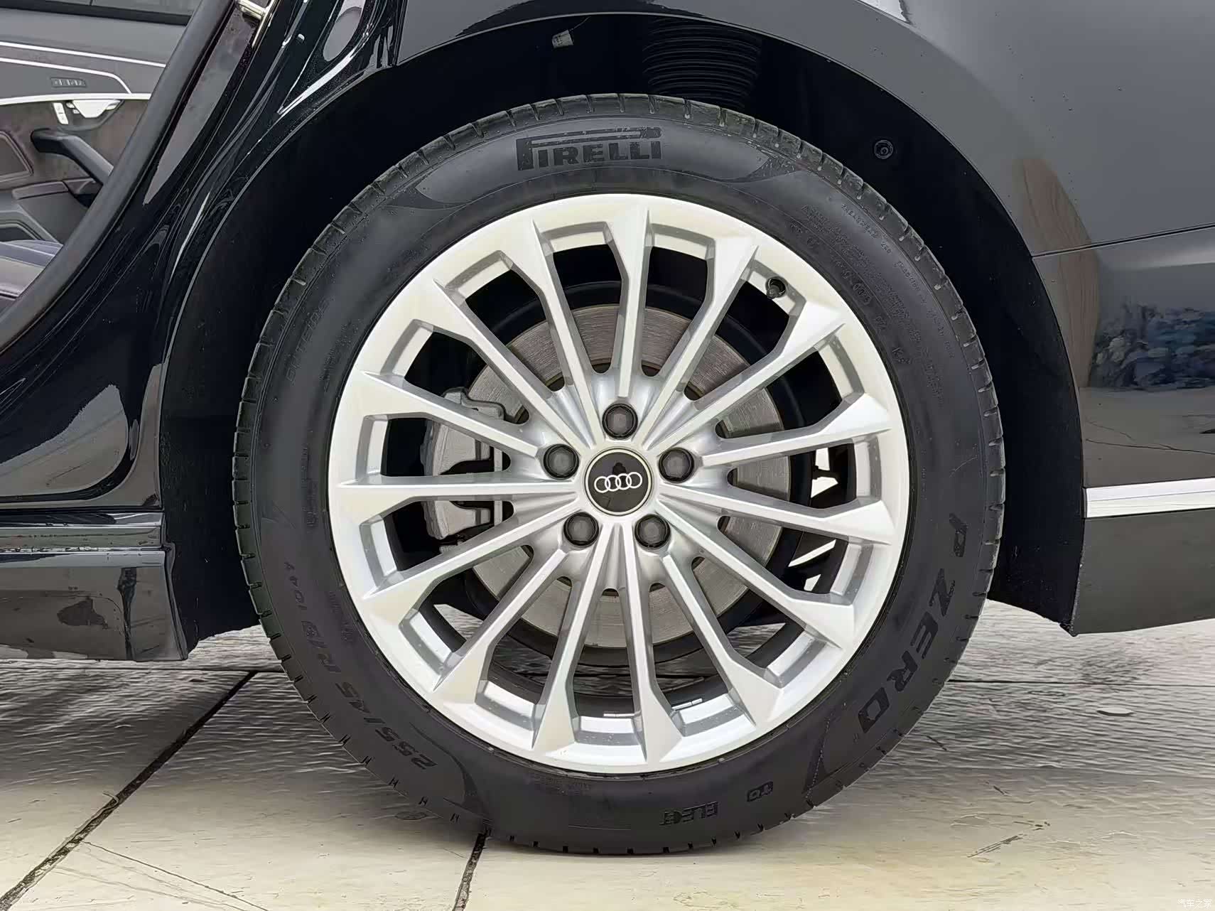 Audi A8L, 2022 13