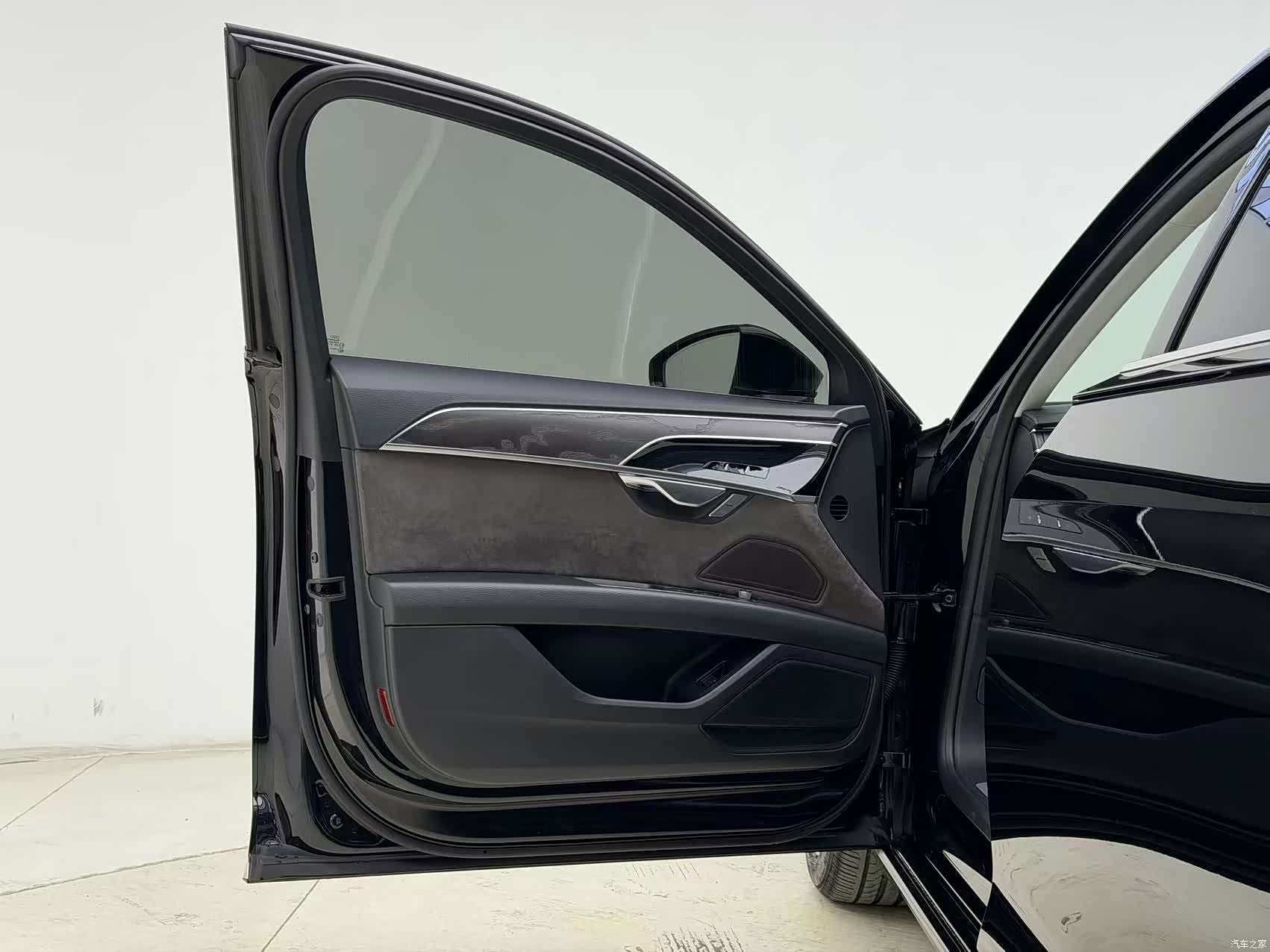 Audi A8L, 2022 15