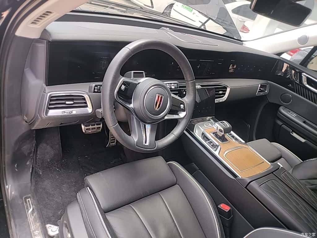 Hongqi E-HS9, 2023 10