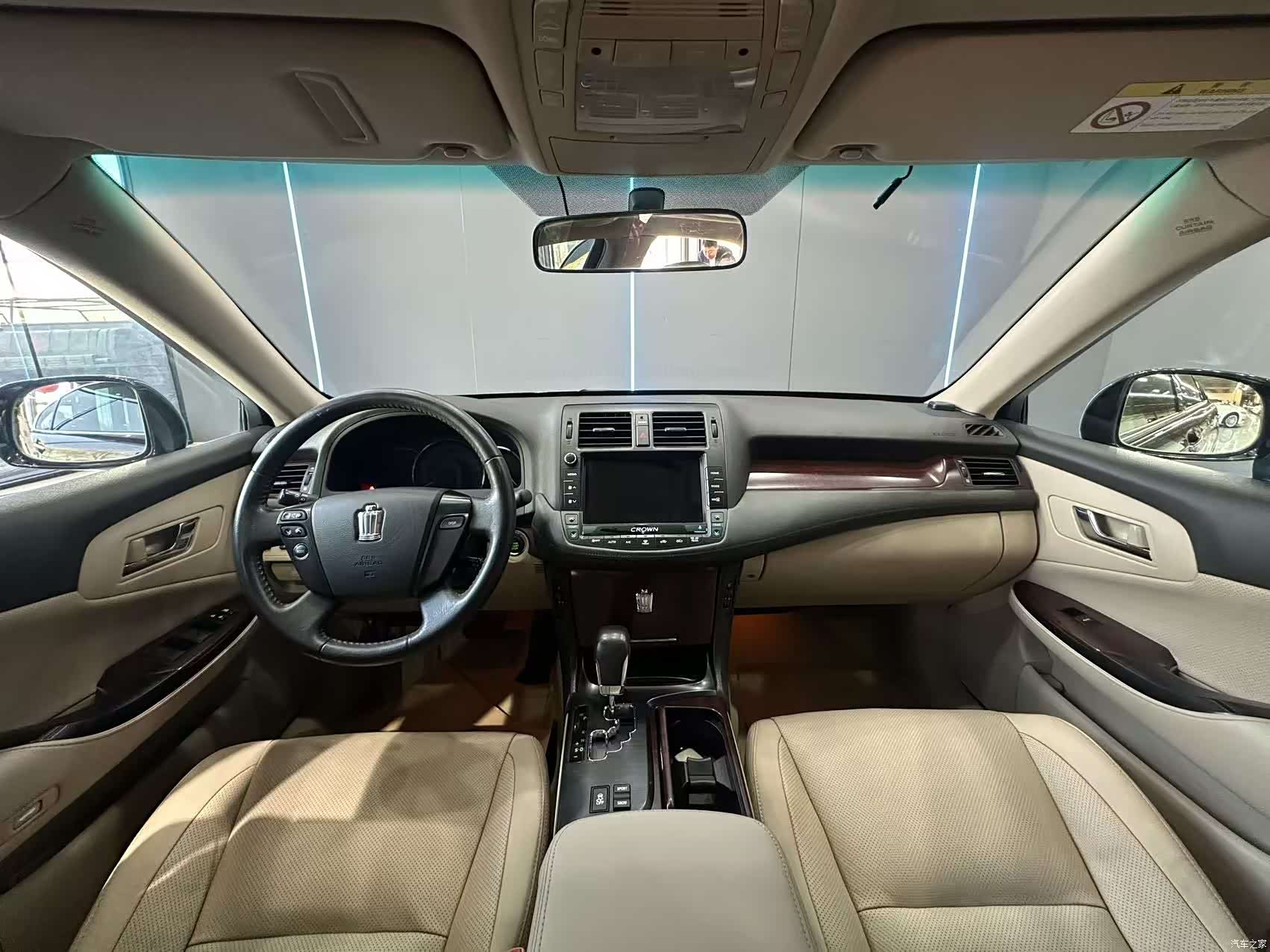 Toyota Crown, 2012 9