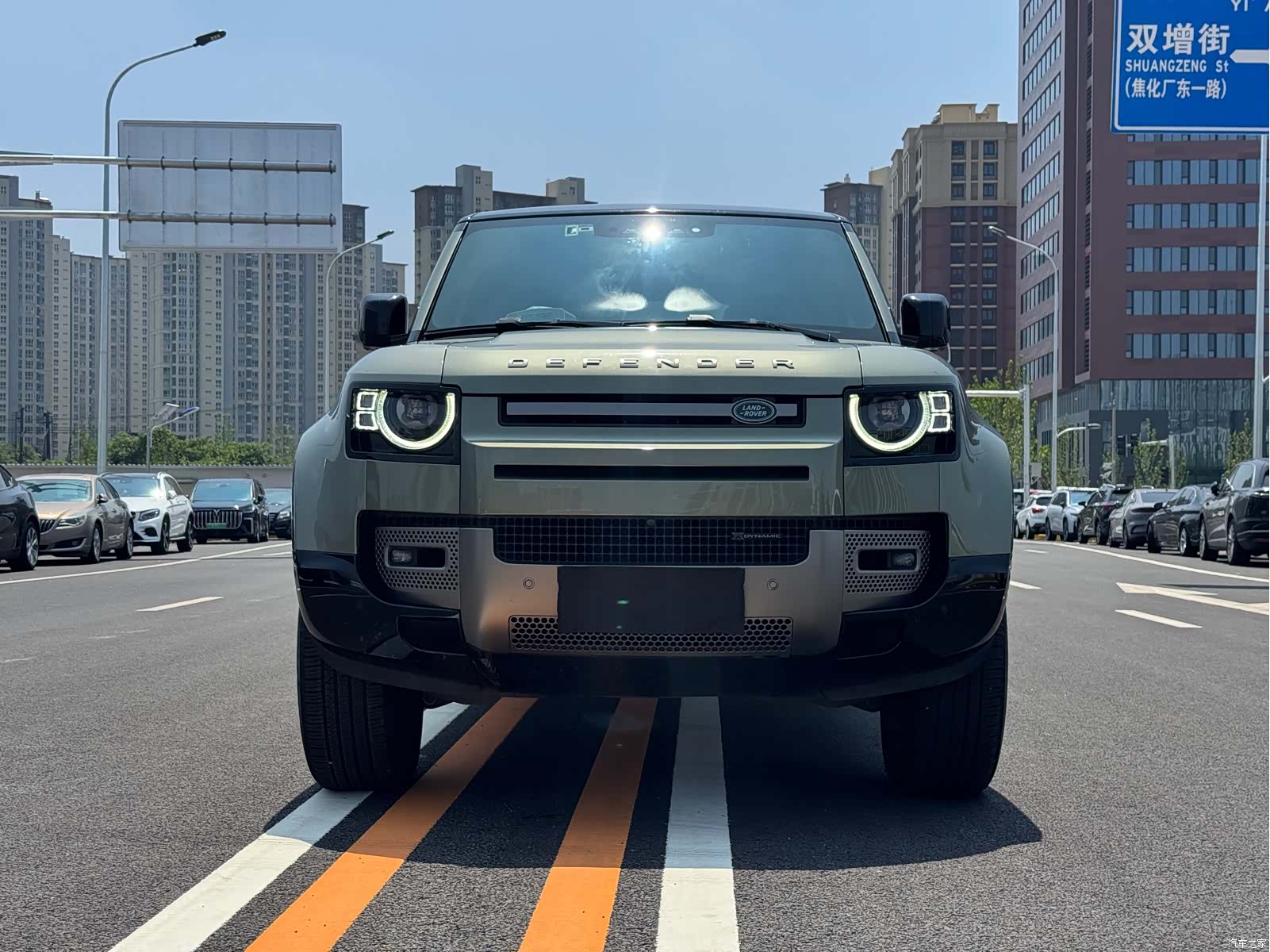 Land Rover Defender, 2023 2