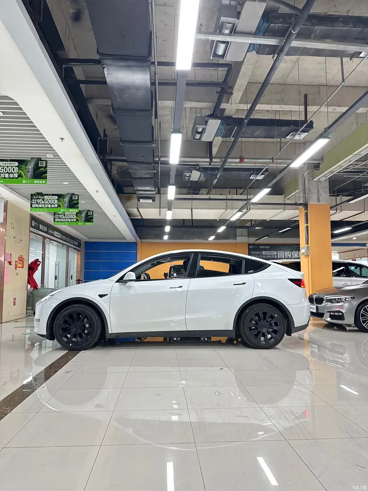 Tesla Model Y, 2022 4