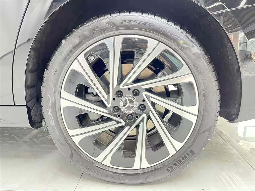 Mercedes-Benz E-Class, 2024 6