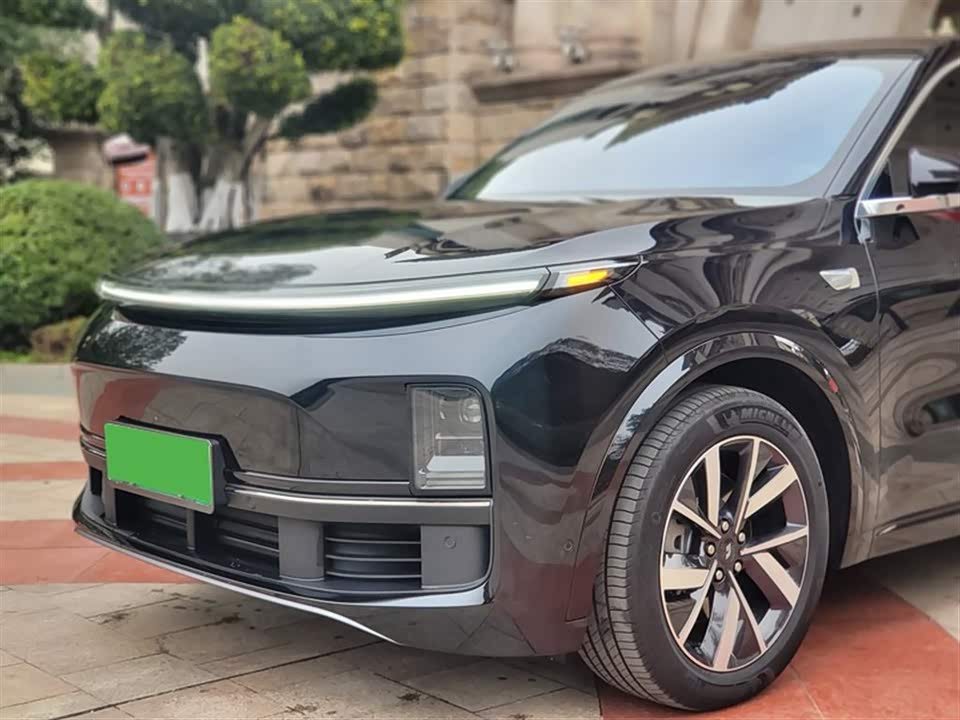 Li Auto Ideal L8