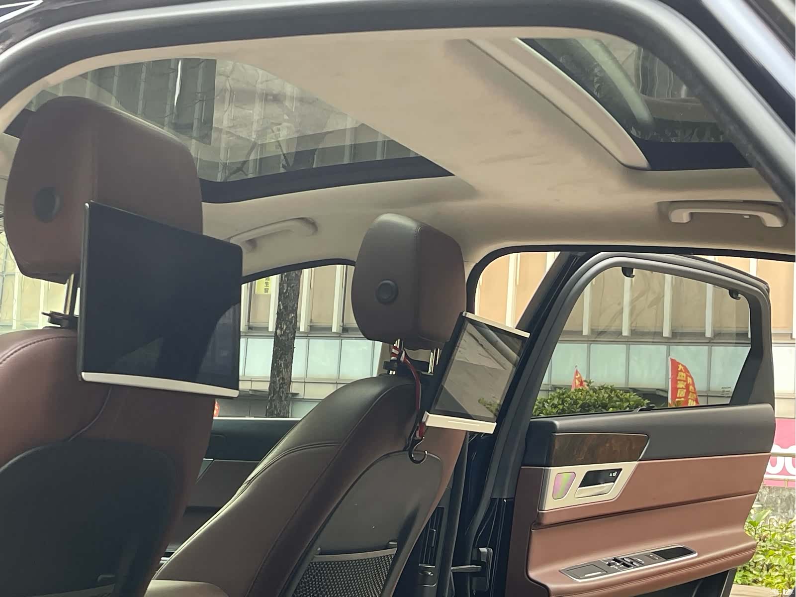 Land Rover P250, 2020 11