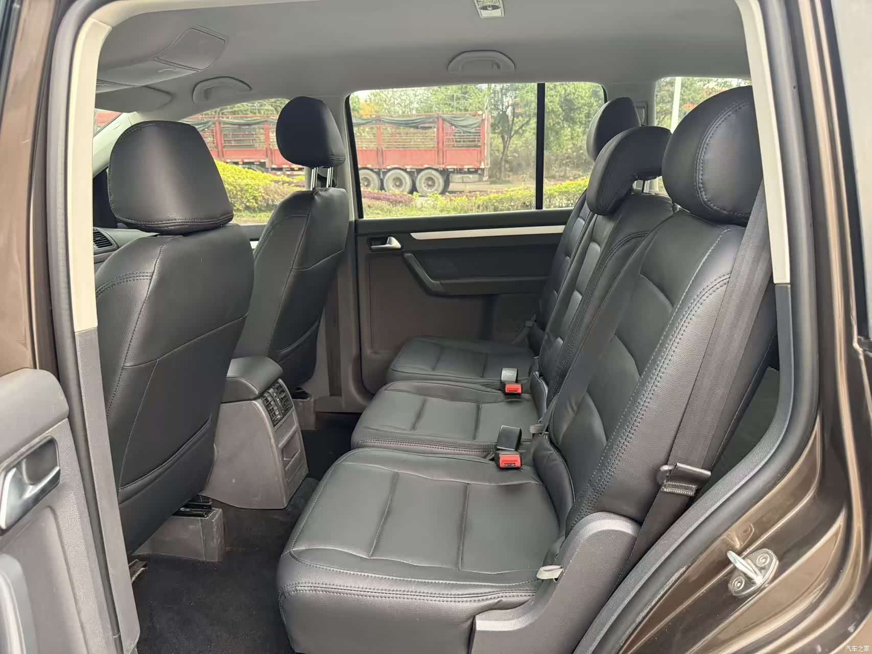 Volkswagen 5, 2014 8