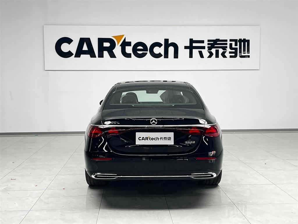 Mercedes-Benz E-Class, 2024 3