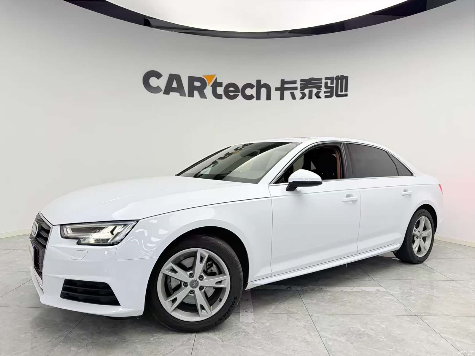 Audi A4L, 2017 1