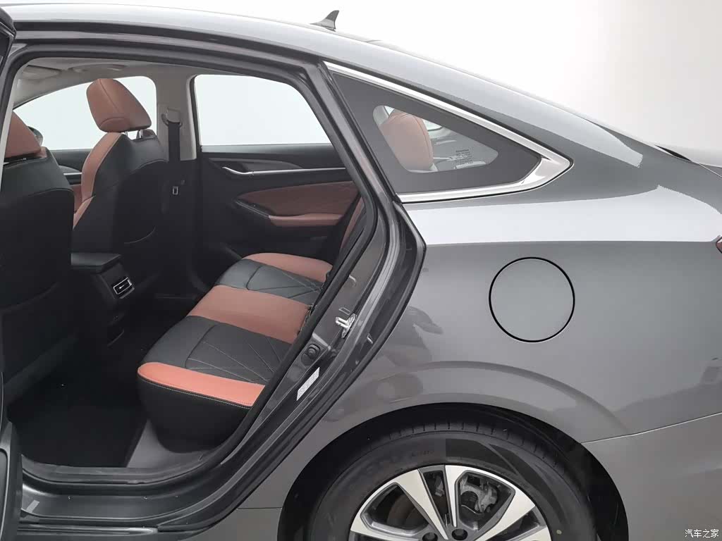 Changan Eado, 2022 15
