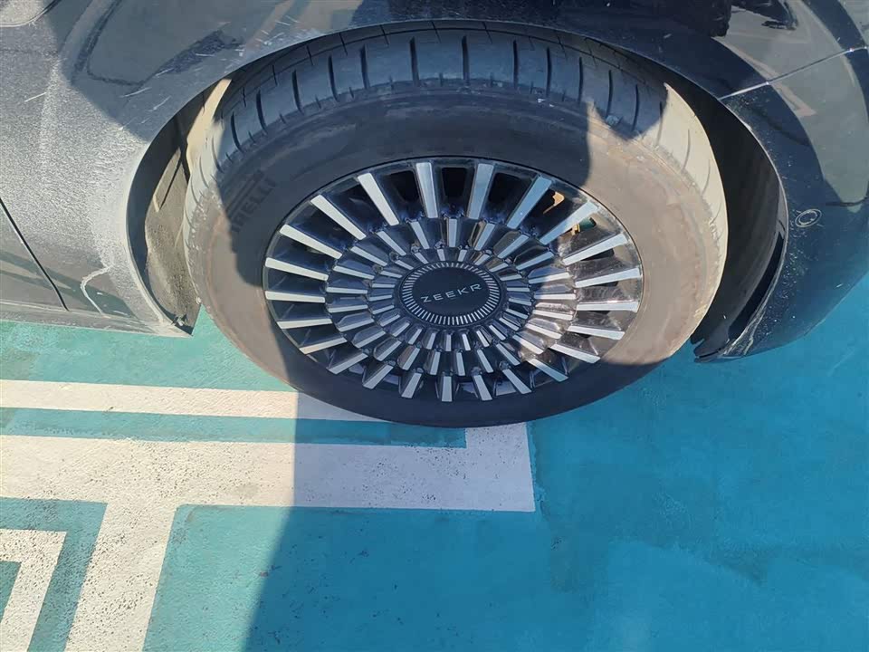 Zeekr 009