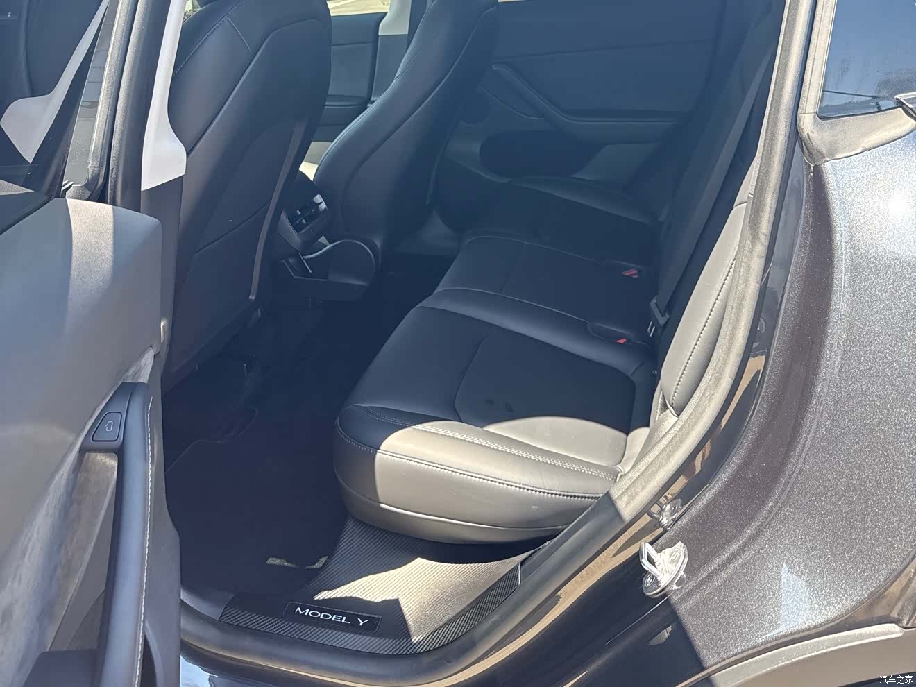 Tesla Model Y, 2024 10
