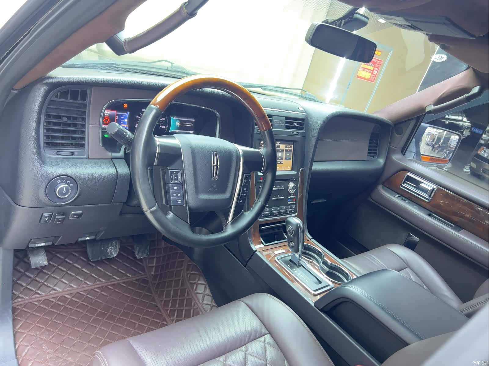 Lincoln Navigator, 2016 6