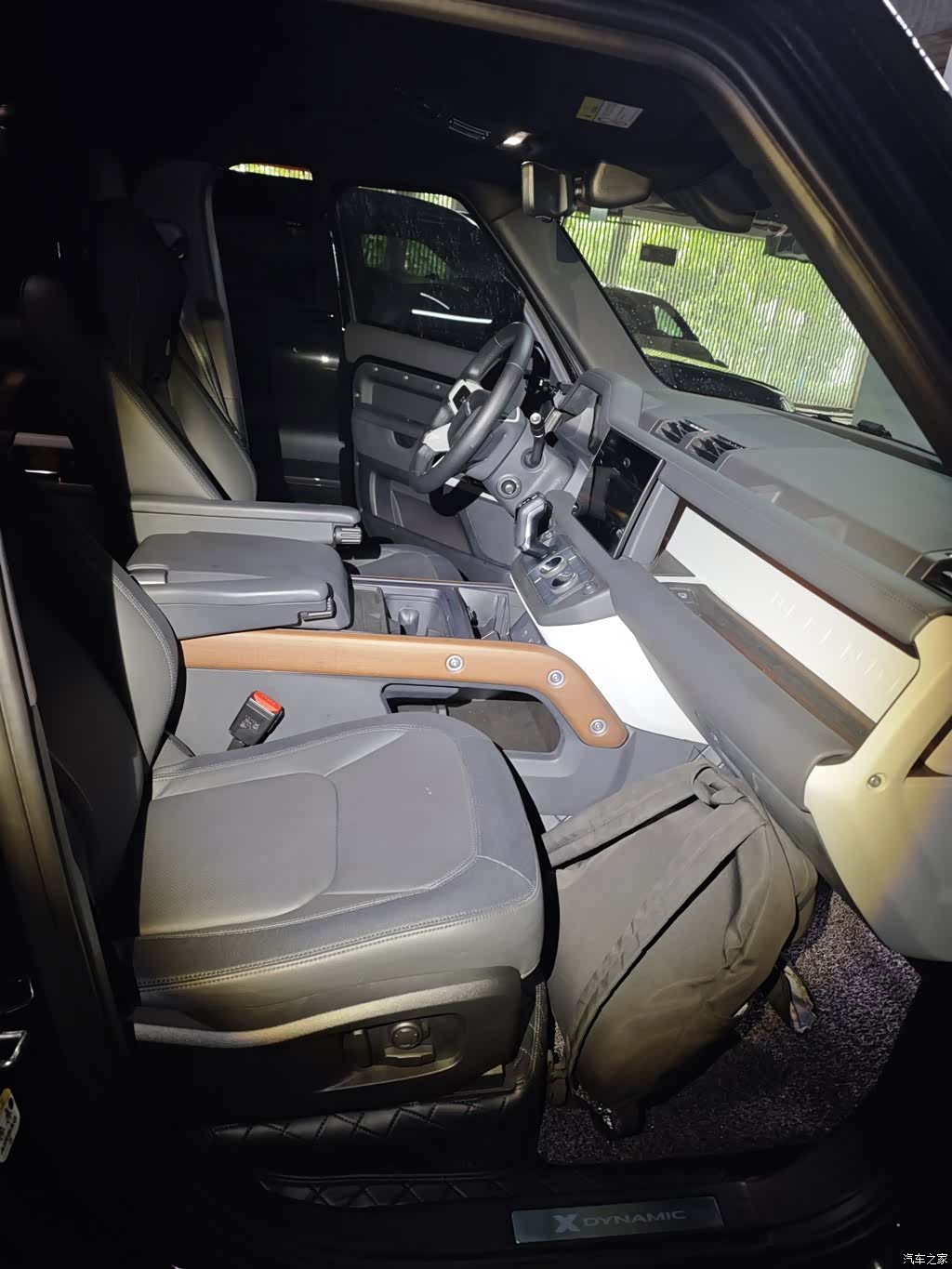 Land Rover Defender, 2024 все фото