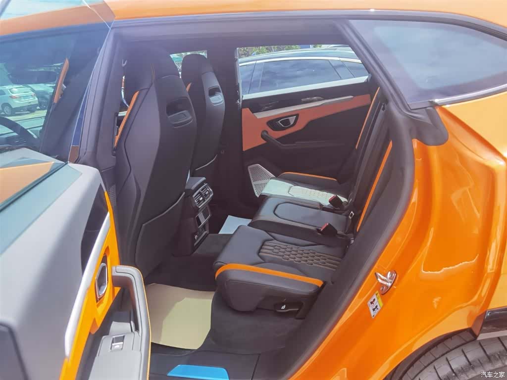 Lamborghini Urus, 2025 8