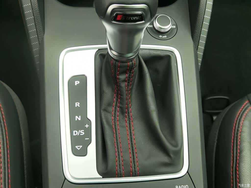 Audi Q2L, 2024 13