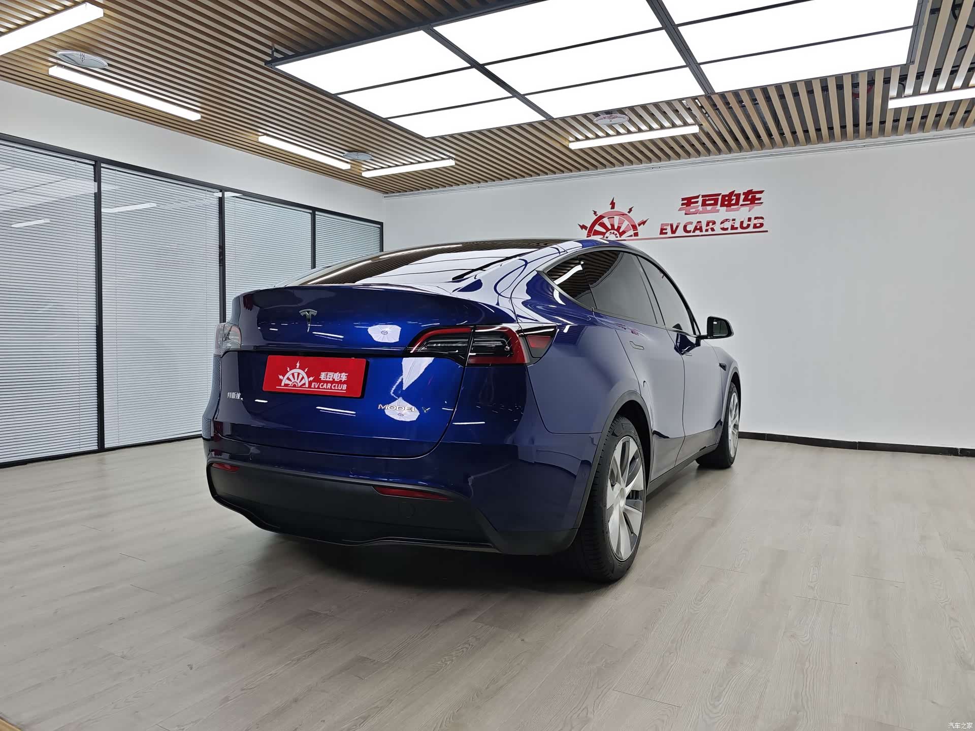Tesla Model Y, 2022 все фото