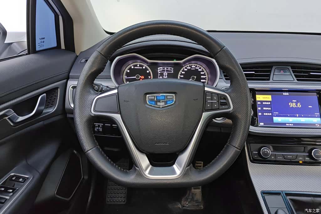 Geely Emgrand, 2018 15