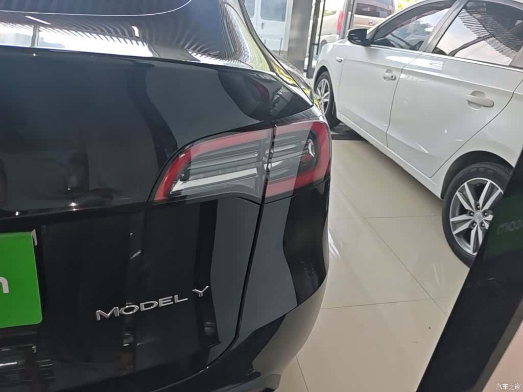 Tesla Model Y, 2023 8
