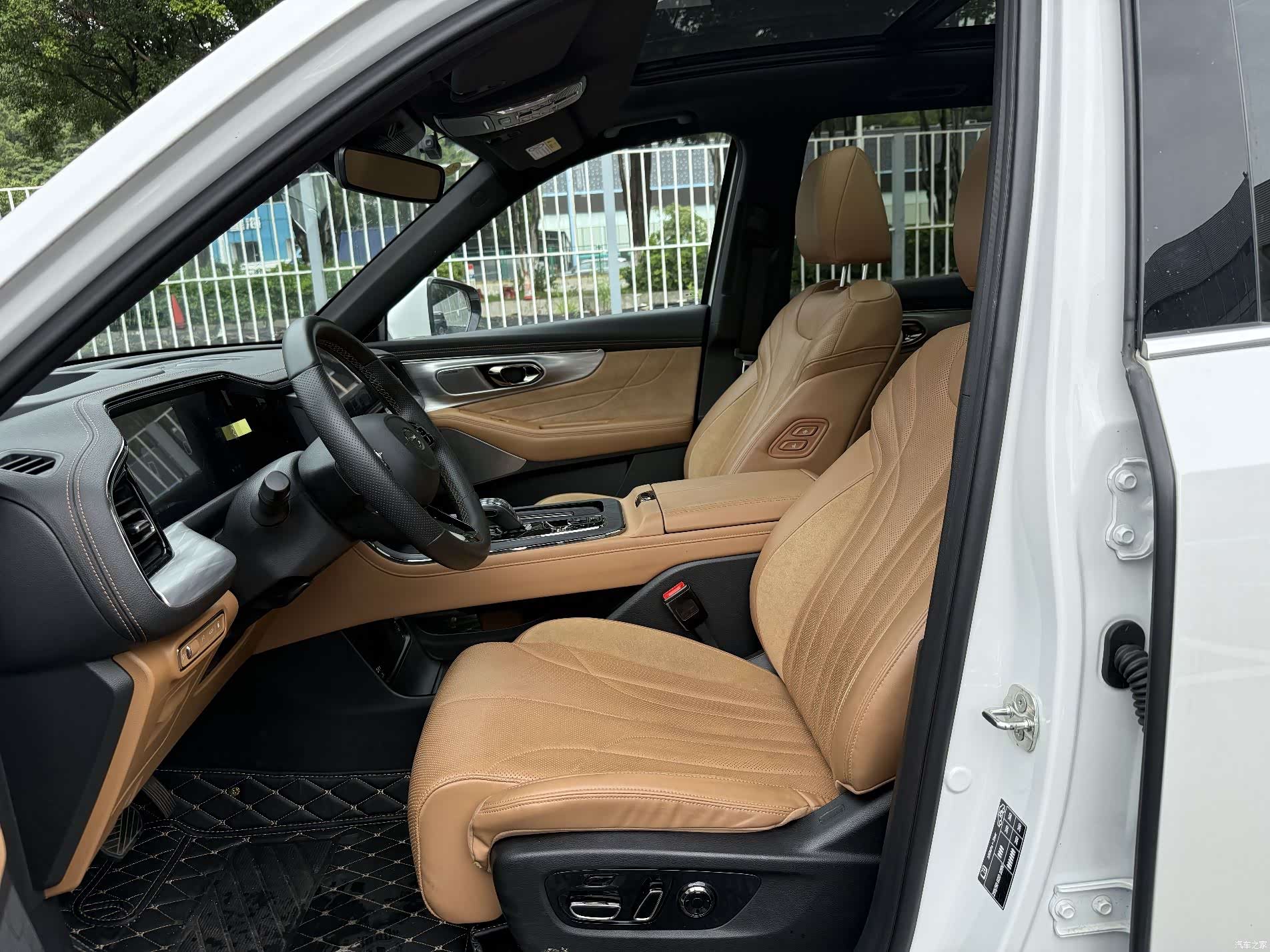 Trumpchi ES9, 2024 16
