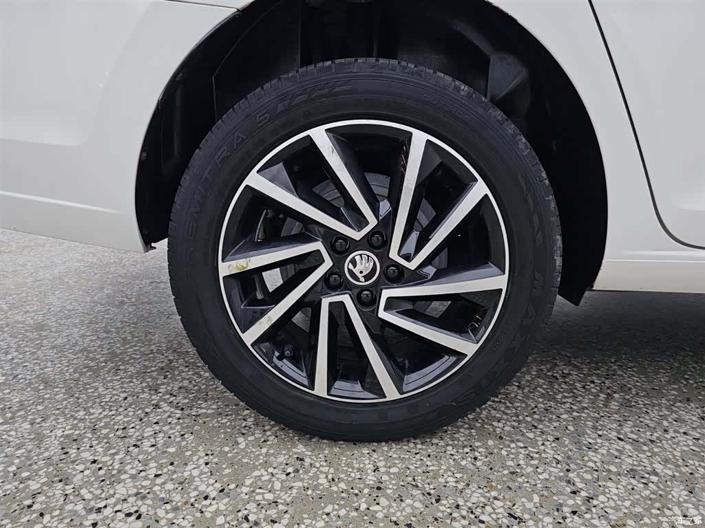 Skoda Rapid, 2022 14