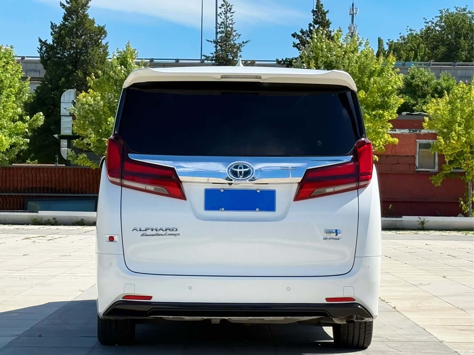 Toyota Alphard, 2021 все фото