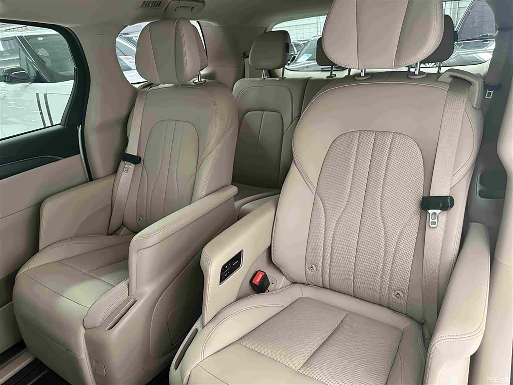 Buick GL8, 2025 9