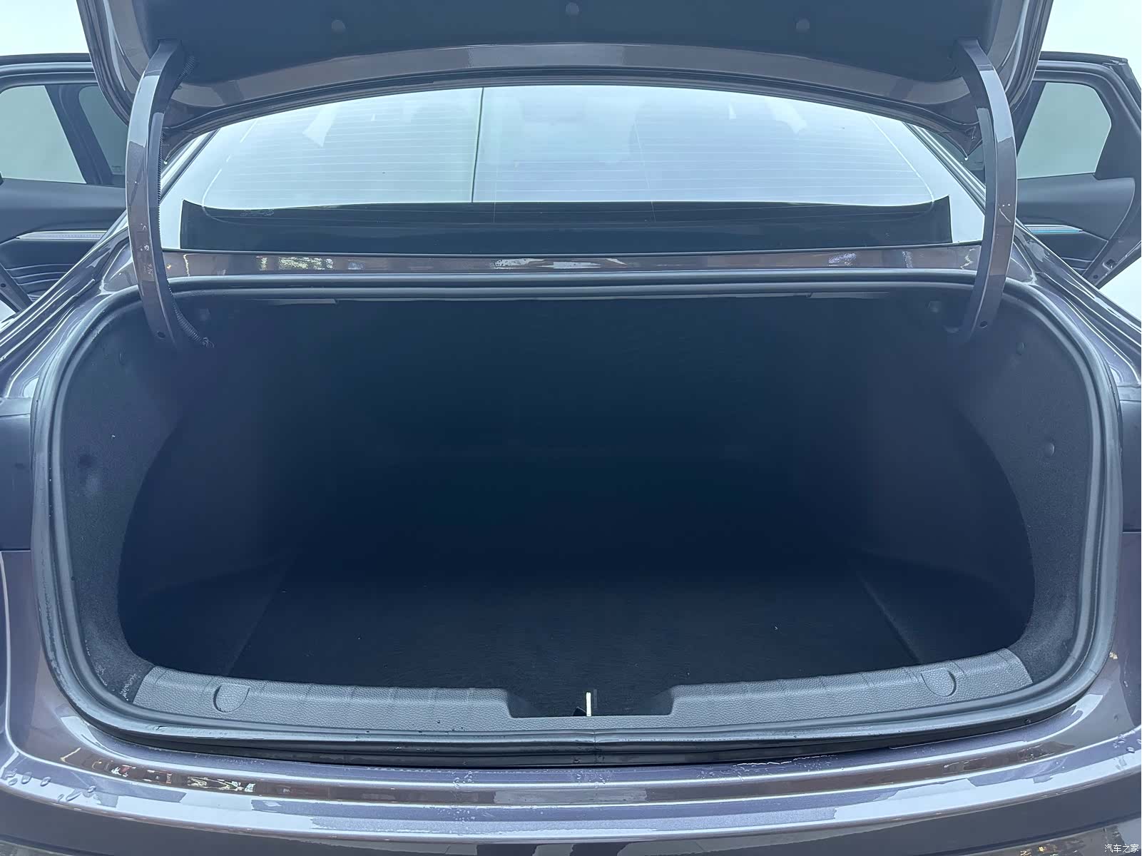 Geely Preface, 2025 24
