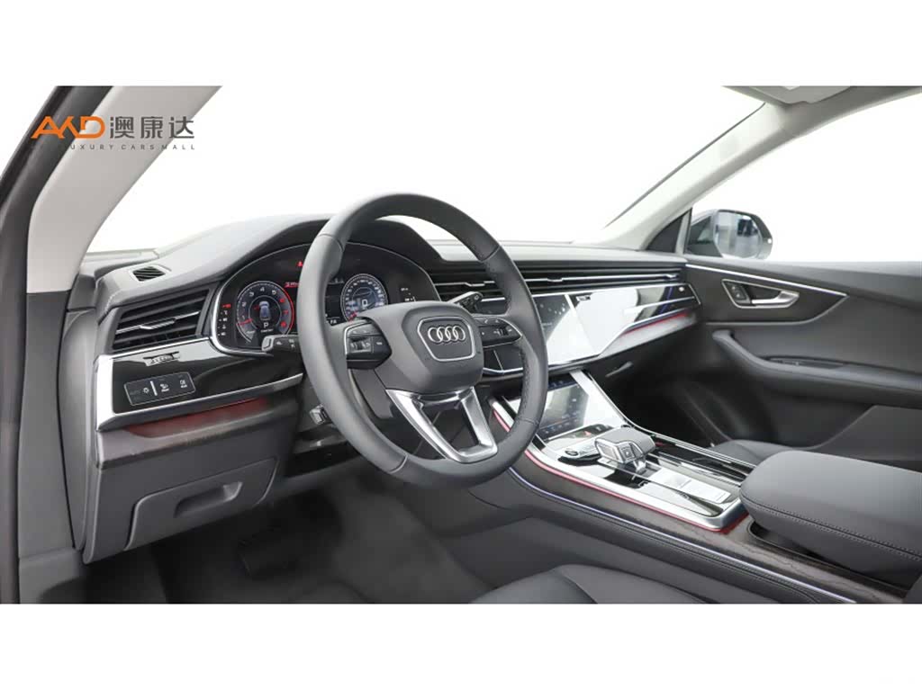 Audi Q8, 2025 6