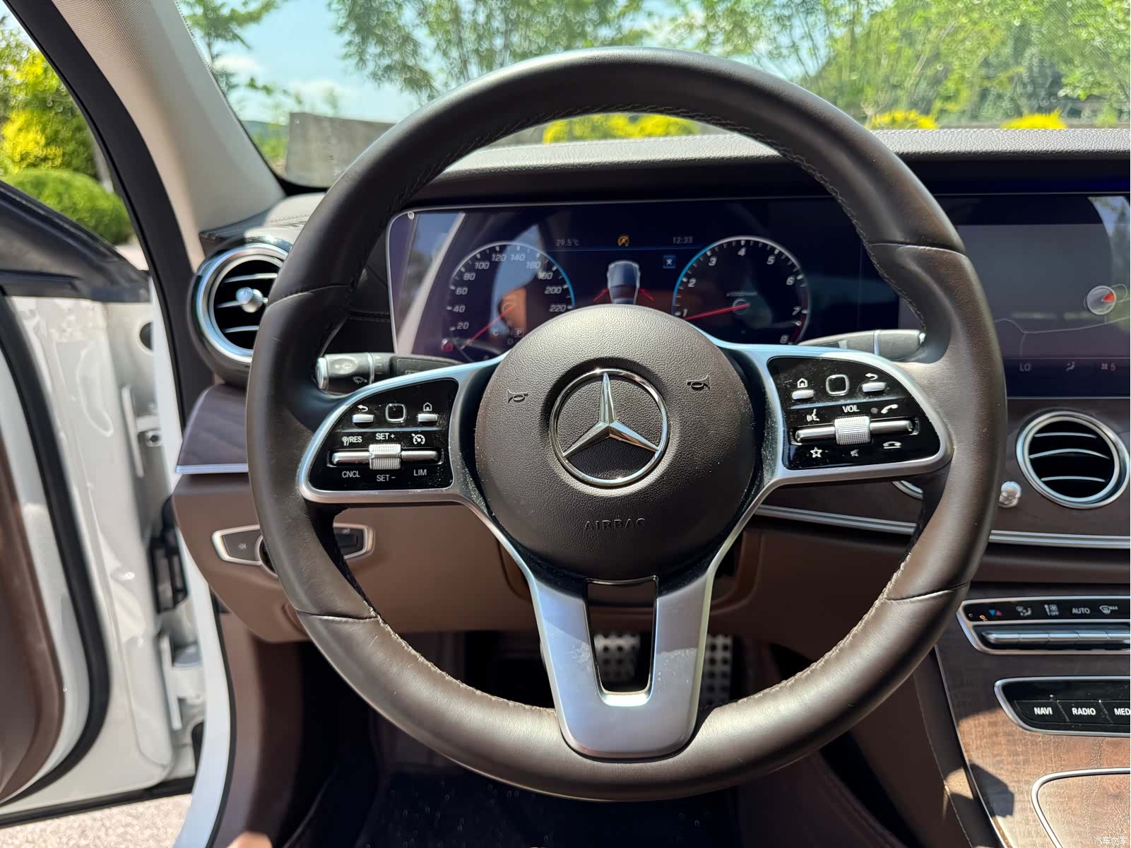 Mercedes-Benz E-Class, 2019 14