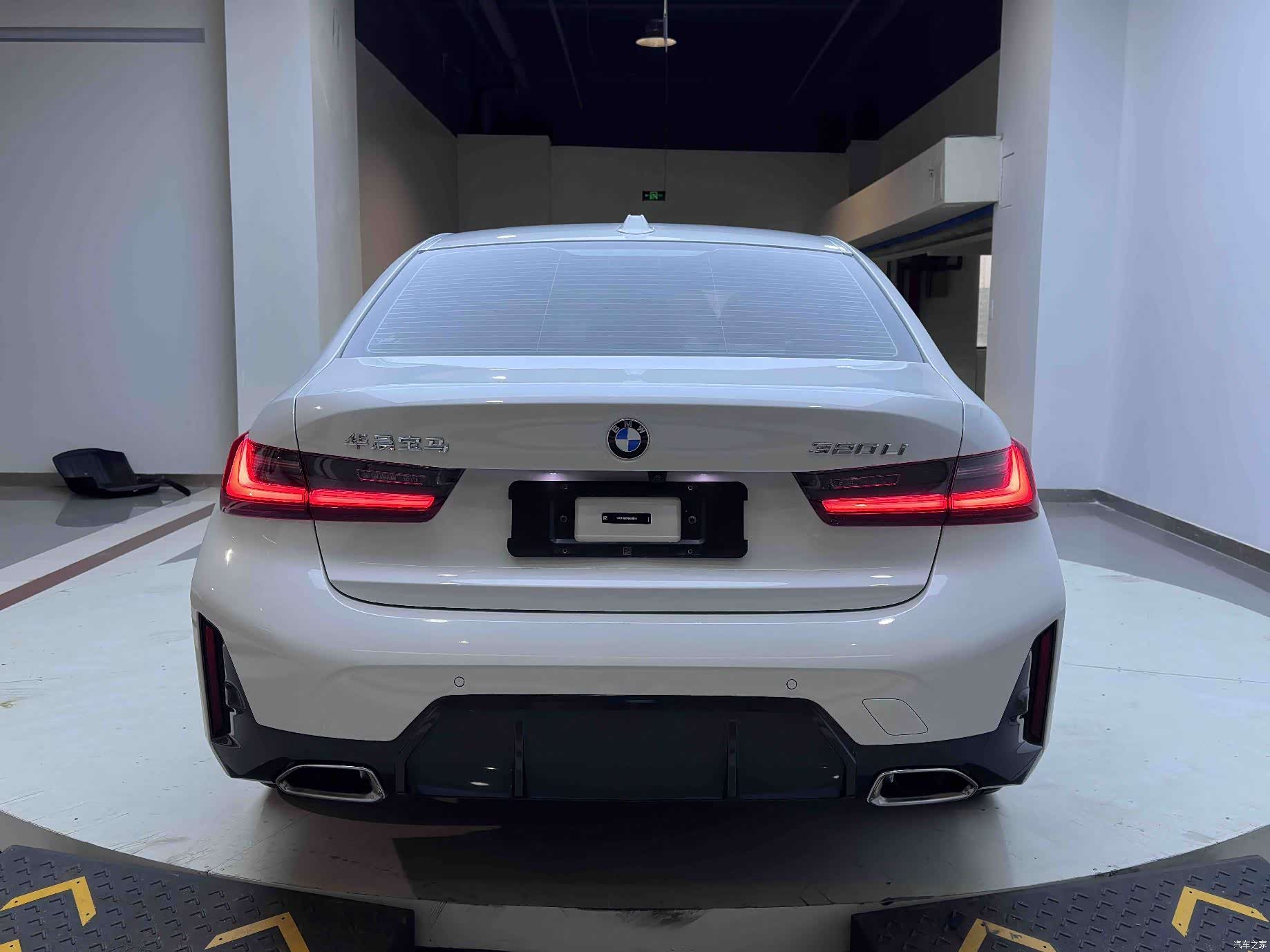BMW 3 Series, 2023 все фото