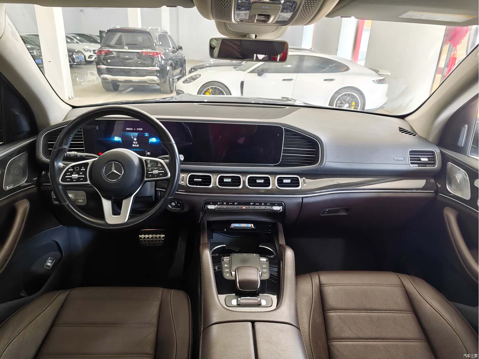 Mercedes-Benz GLS, 2023 9