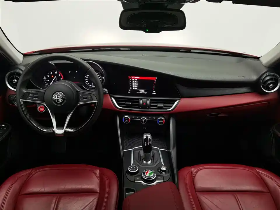 Alfa Romeo Giulia Alfa Romeo Giulia