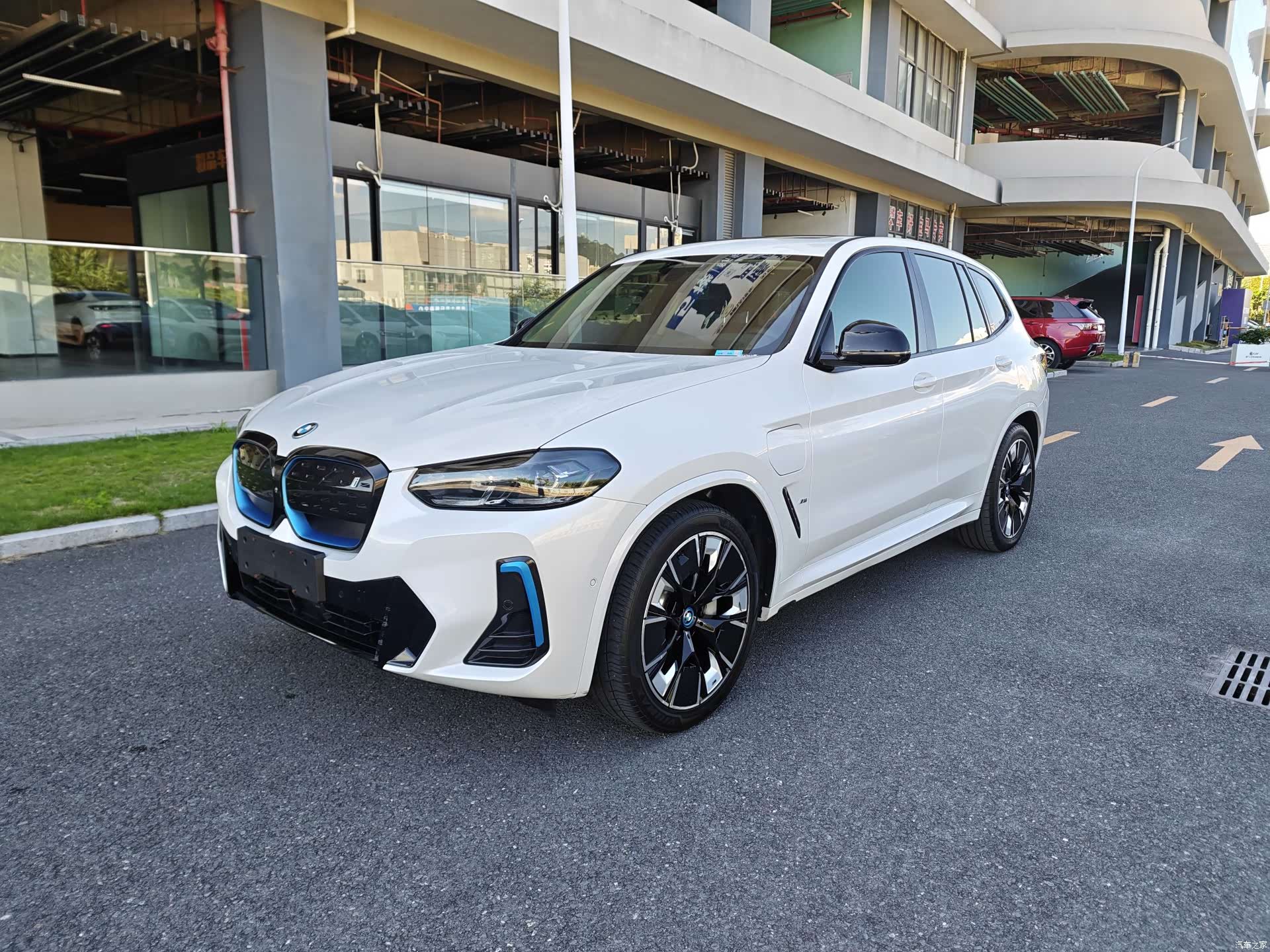 BMW iX3, 2022 1