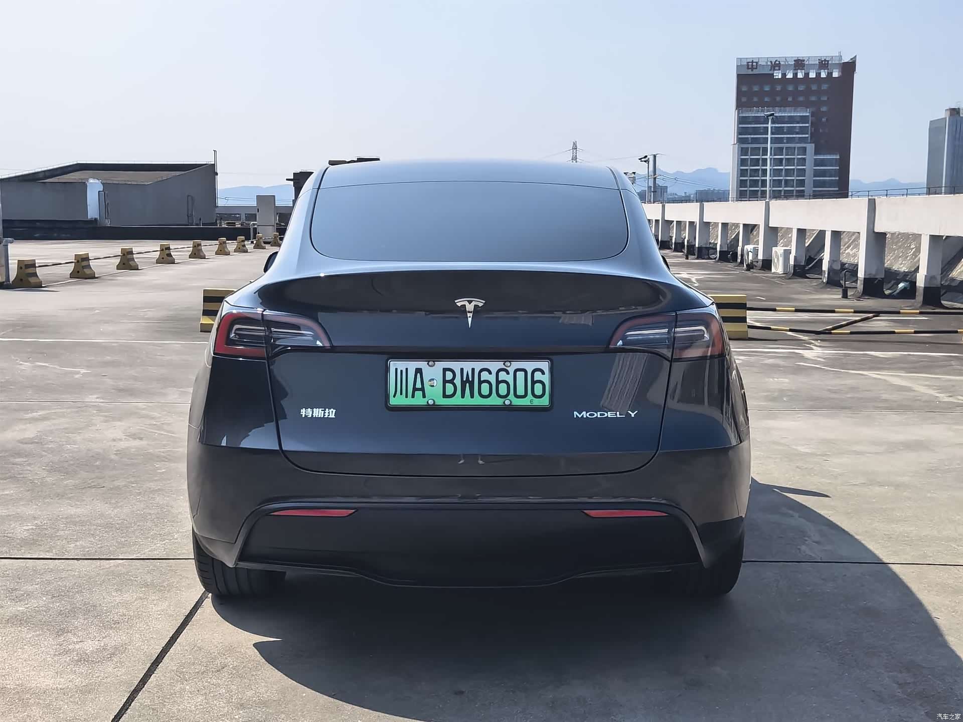 Tesla Model Y, 2024 14