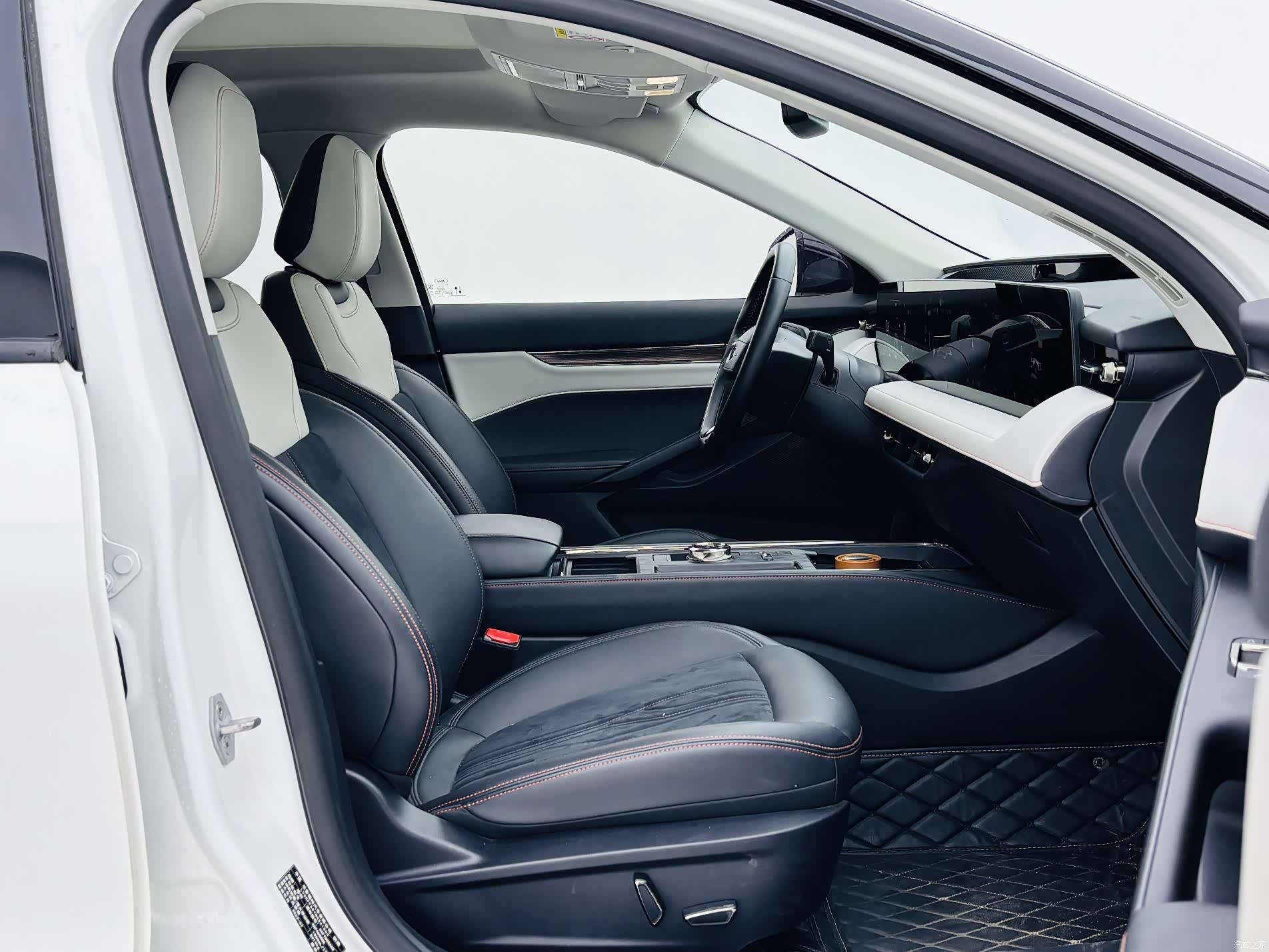 Ford Mondeo, 2023 16